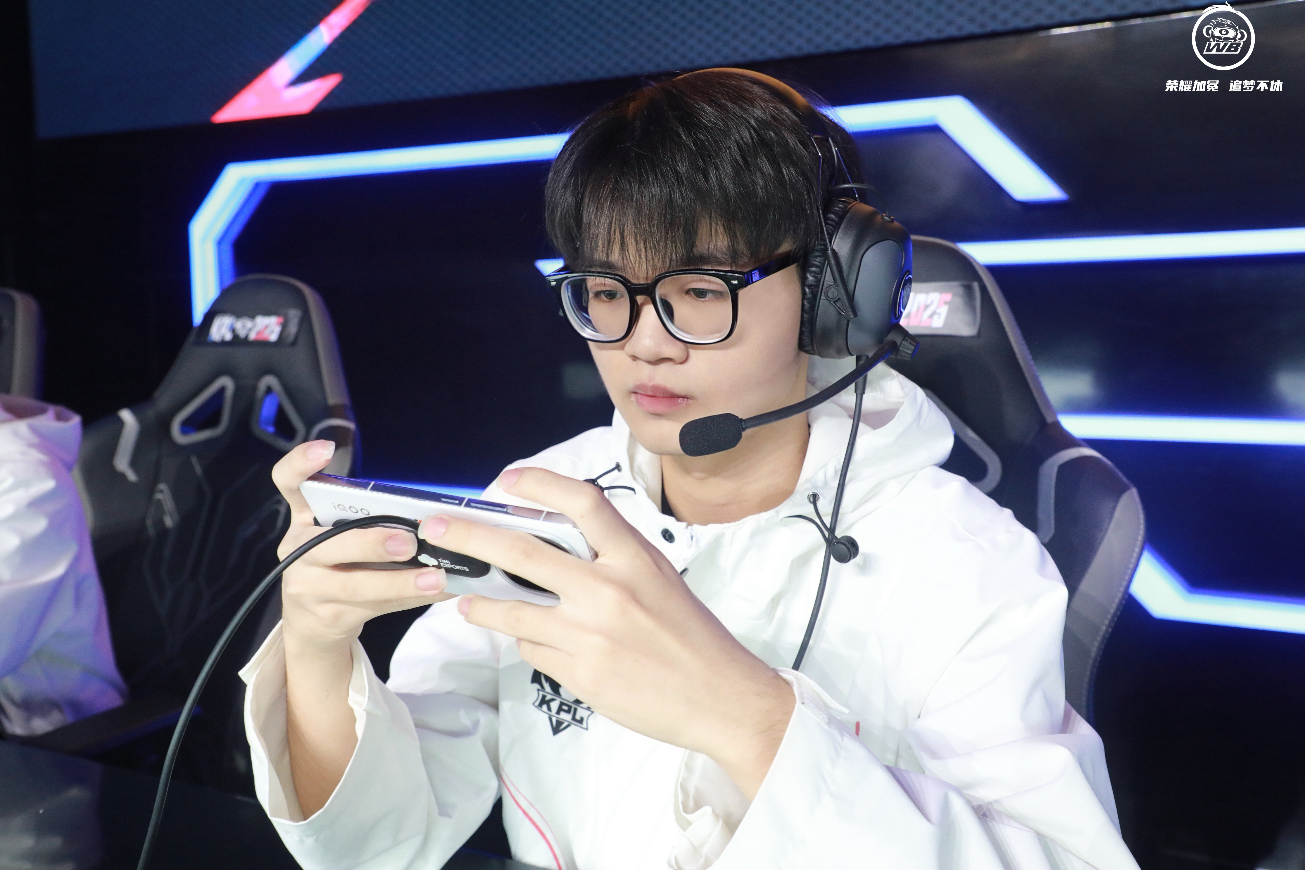 开云体育在线-IG鏖战WBG，Perkz操刀奇招英雄翻盘鏖战多局半决赛，留下经典瞬间的简单介绍