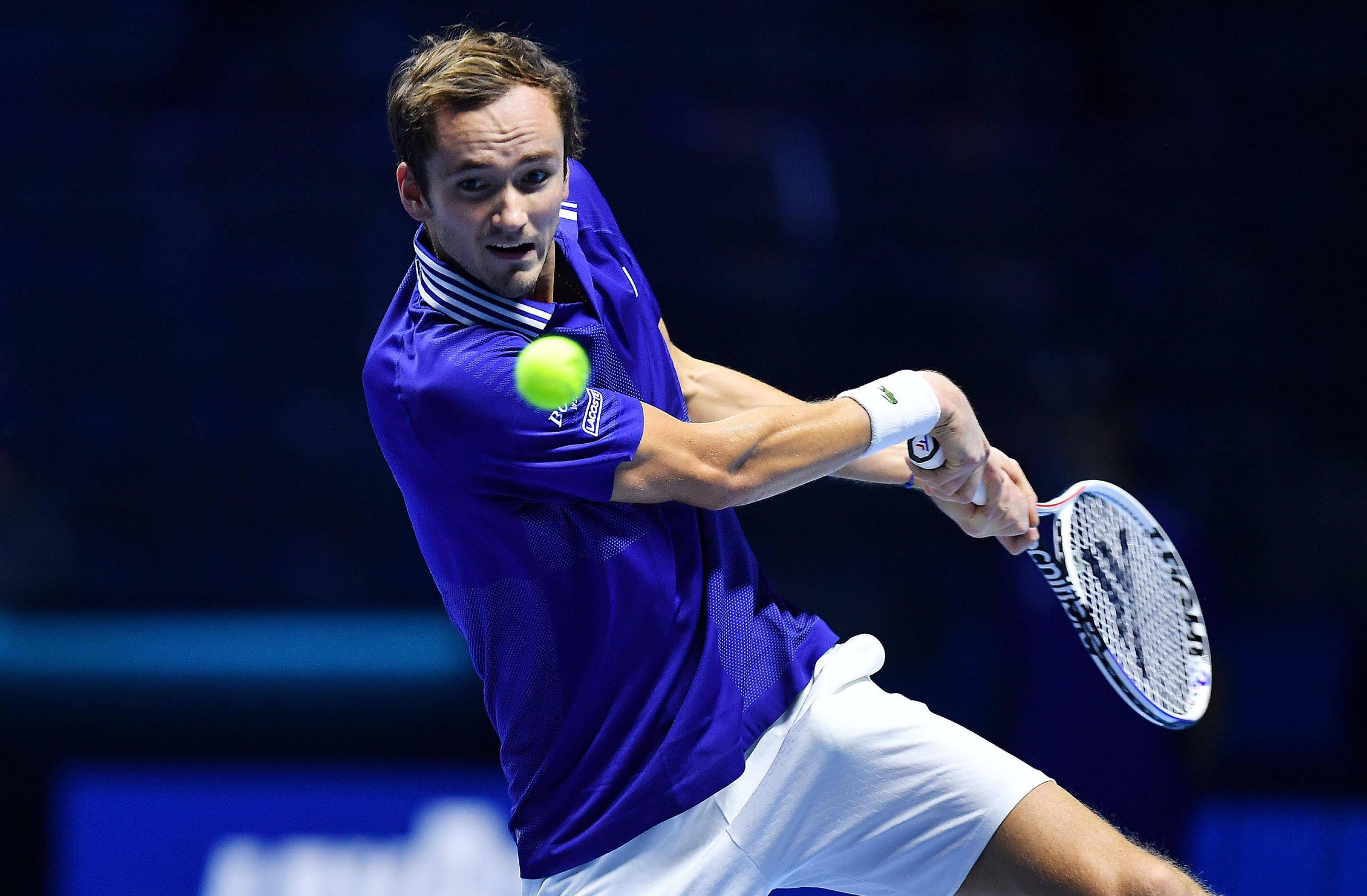 欧洲网球队完胜西班牙网球队,梅德韦杰夫打破历史纪录的简单介绍 欧洲网球队完胜西班牙网球队,梅德韦杰夫打破历史纪录的简单介绍