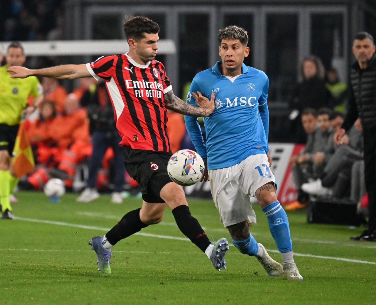 那不勒斯主场迎战AC米兰，谁能笑到最后