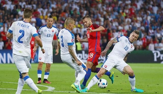 希腊险胜科索沃，欧洲杯资格赛争夺激烈的简单介绍