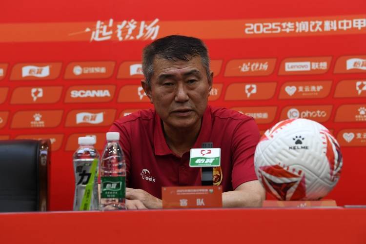 开云官网-大连一方主帅心态平和，稳定球队士气