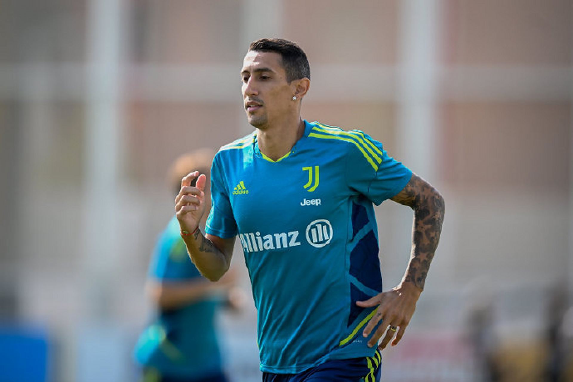 尤文图斯新签约球员受伤，需休战数周