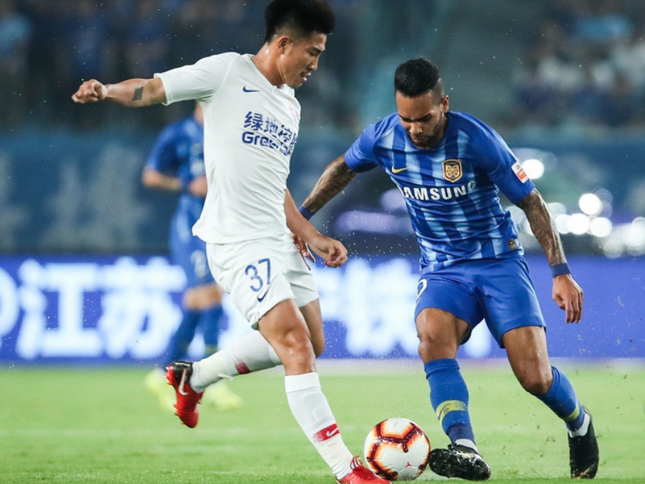 江苏队客场击败天津男篮,成功逆转保持不败 江苏队客场击败天津男篮,成功逆转保持不败