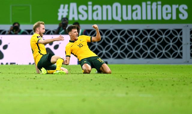 包含澳大利亚队全力备战，冲击亚洲杯冠军的词条