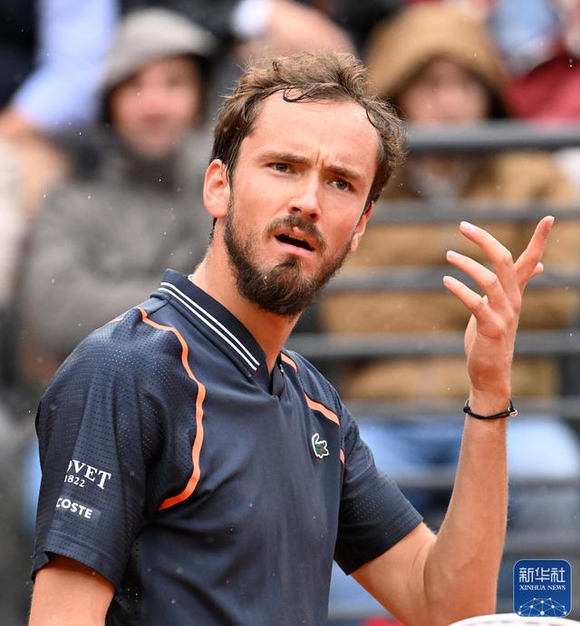 ATP总决赛翻盘联合杯，梅德韦杰夫惊艳四座