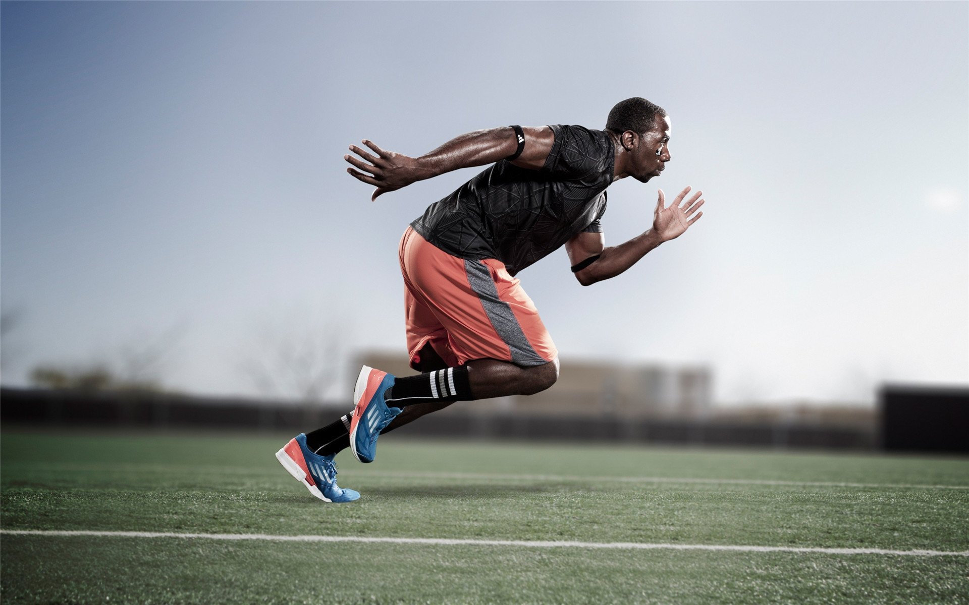 黄浦江畔的紫金风暴，当中国克莱主宰上海滩的爵士之夜