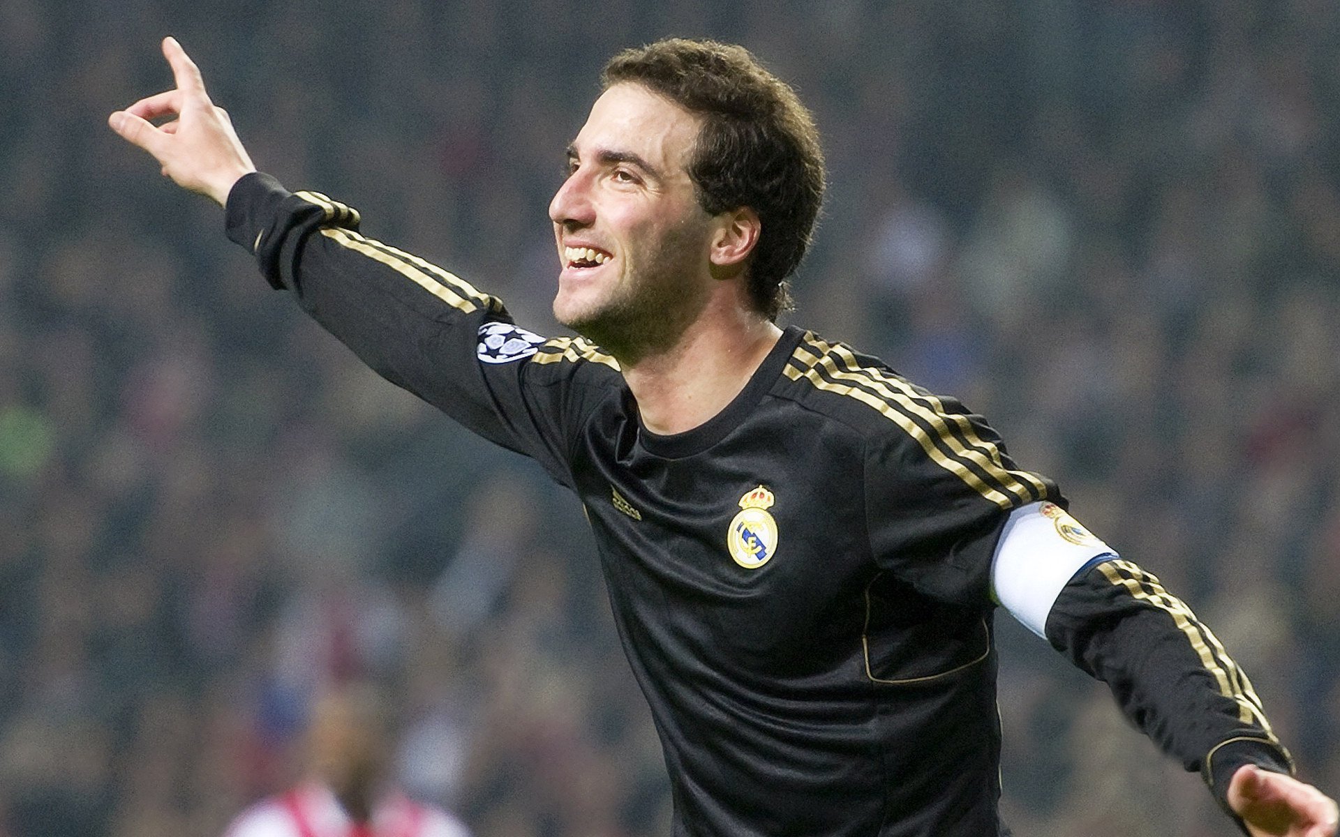 开云体育直播-意甲焦点战小贾伦接管比赛，辽宁队速胜深圳队显统治力