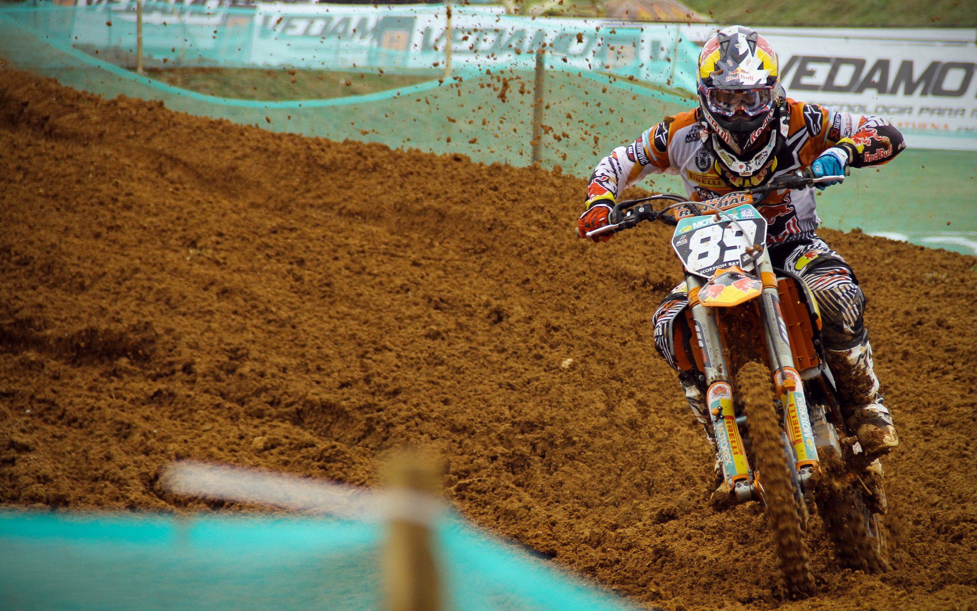 赛道上的心跳瞬间，雷诺险胜索伯，诺里斯惊艳全场